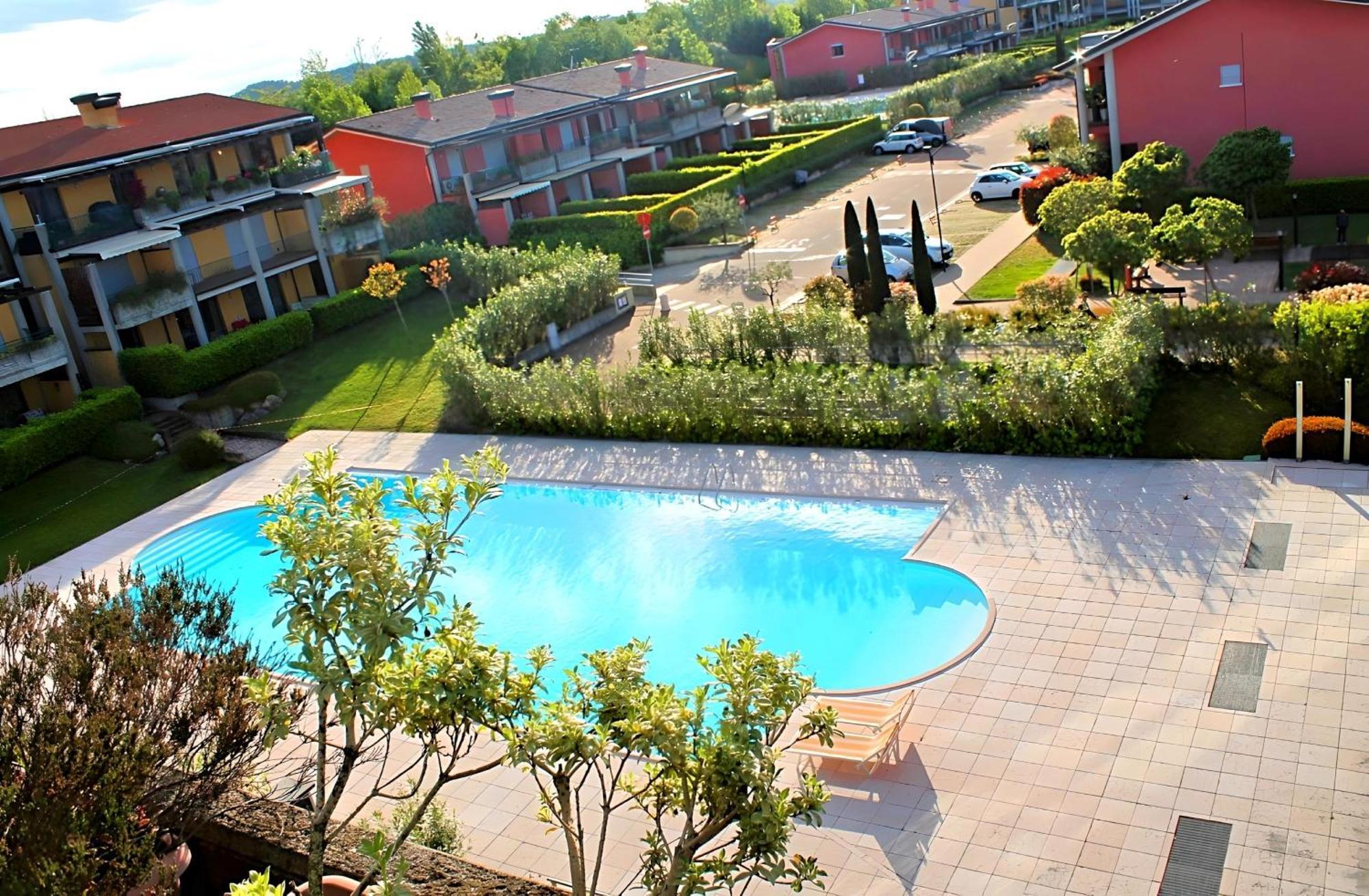 Desenzanoloft Official Partner Marriott Homes & Villas - Paradise Lake View In A 5 Pools Exclusive Residence Desenzano del Garda Eksteriør billede